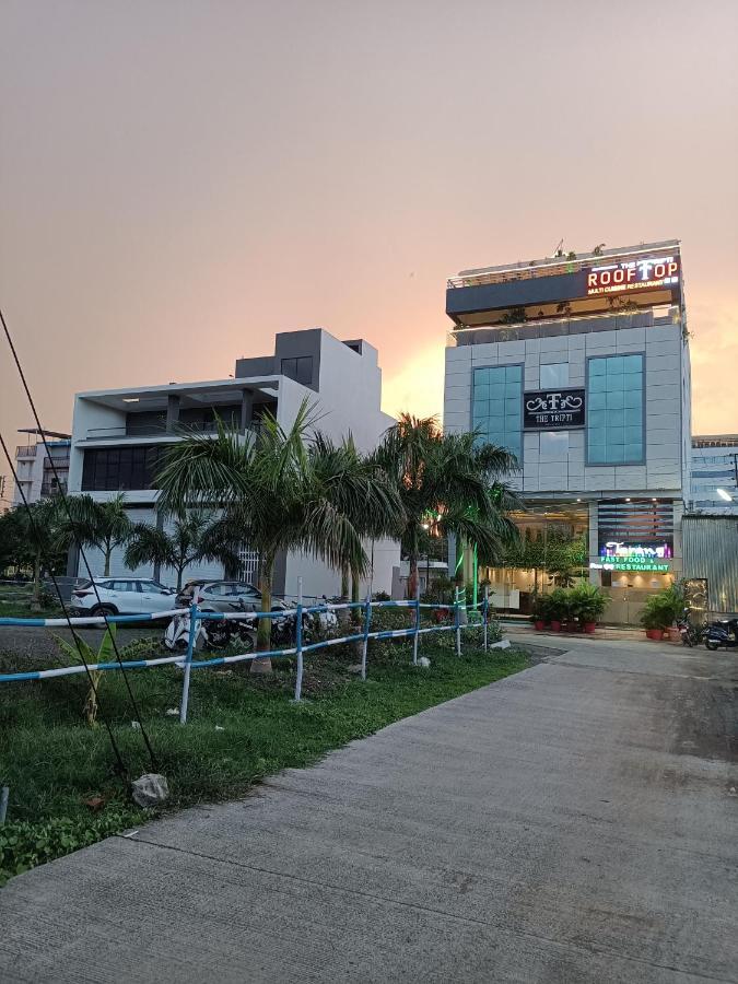 The Tripti Hotel & Banquets Indore Exterior foto