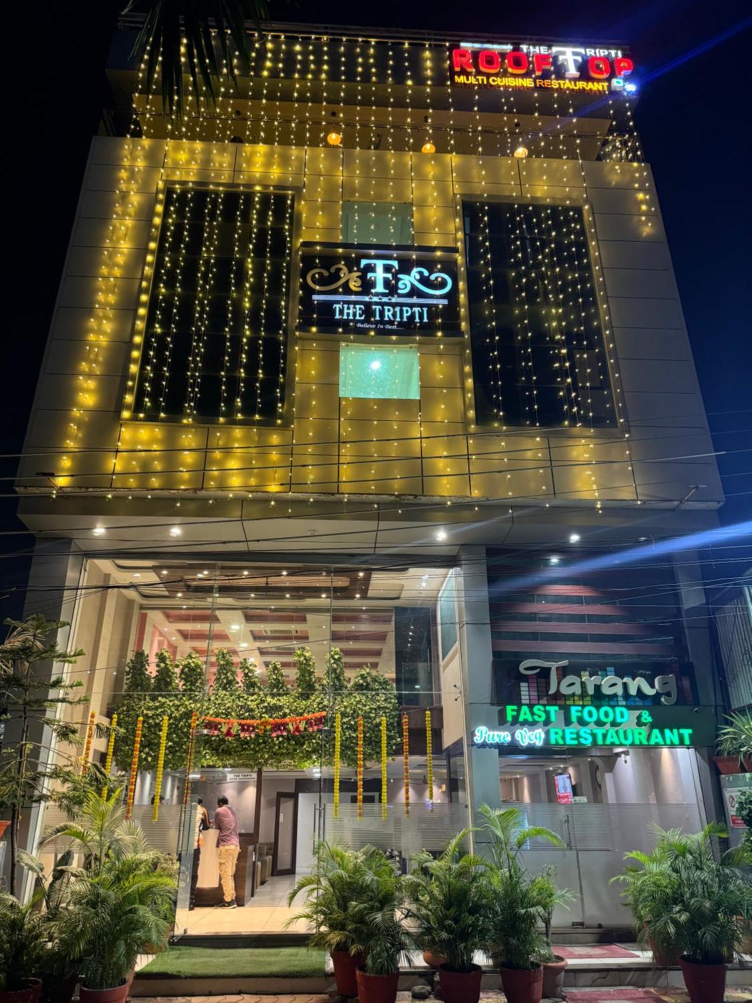 The Tripti Hotel & Banquets Indore Exterior foto